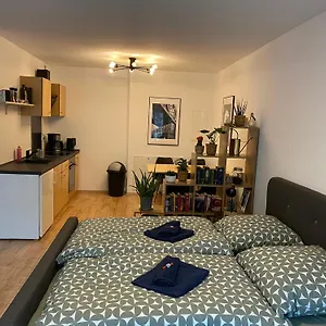 Zuhause Fuehlen In Kreuzberg Apartament